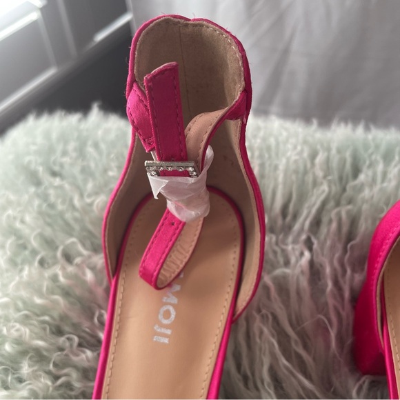 Hot Pink Heeled Sandals - Picture 5 of 8